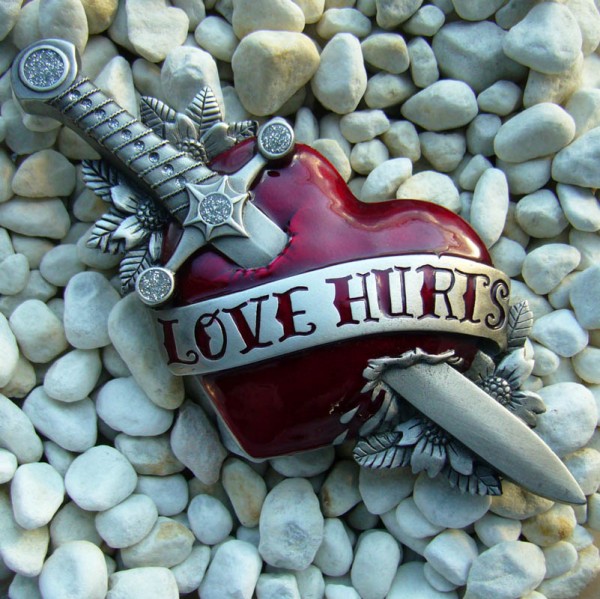 love hurts, 4cm, durchstochenes Herz, Gürtelschließe