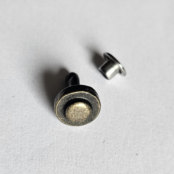 Stud, Beschlag messingfarben, 10mm Nietstift